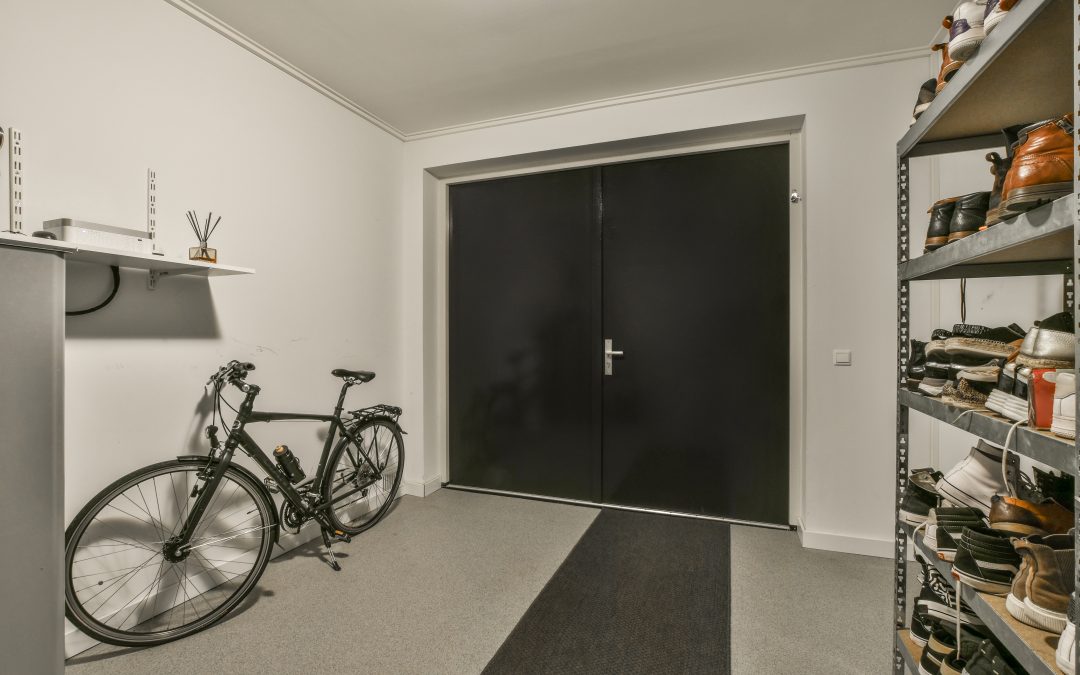 Maximizing Space: How to Choose the Best Garage Storage System